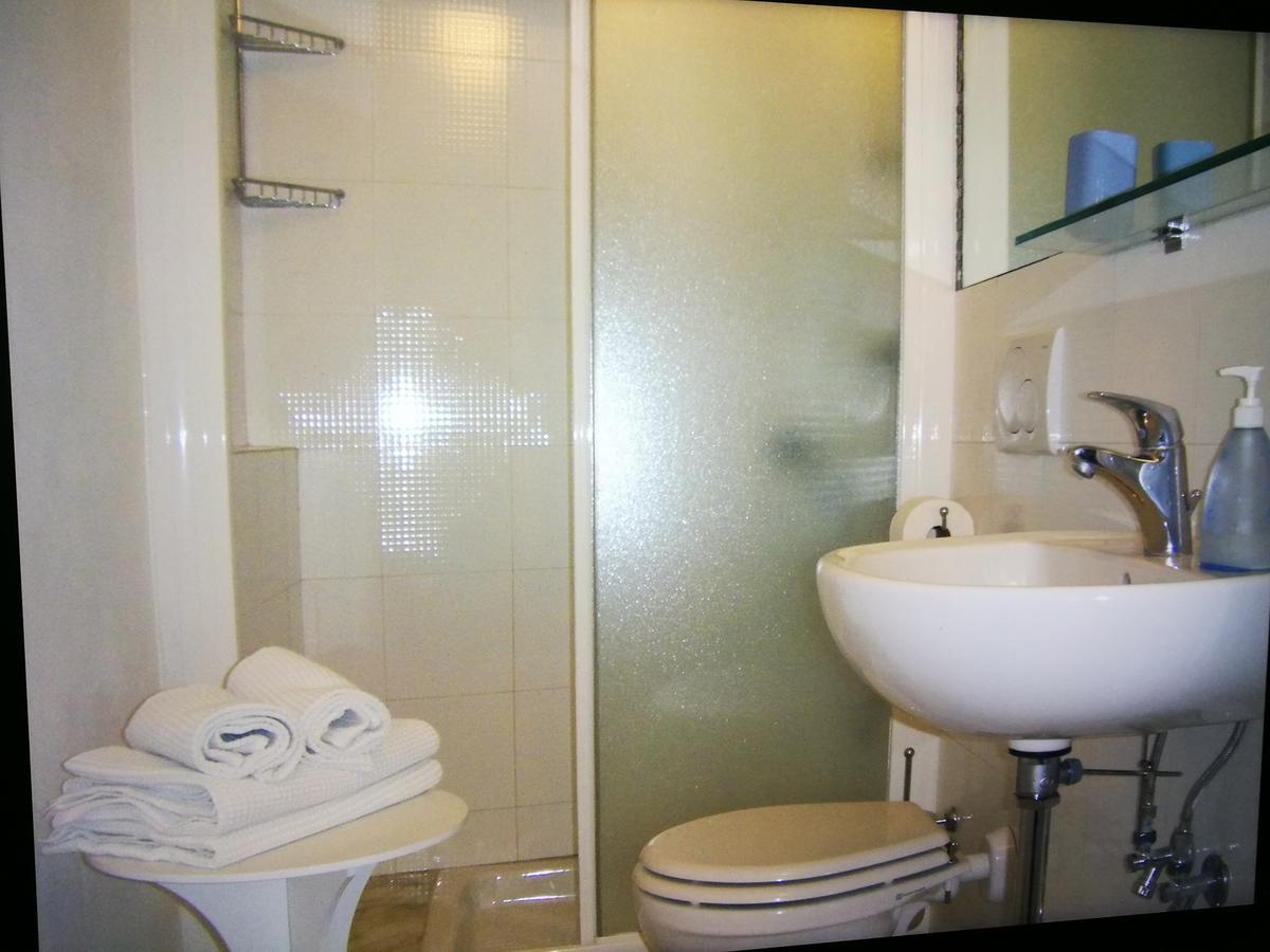 מרינה די קררה Giusy Bed And Breakfast מראה חיצוני תמונה