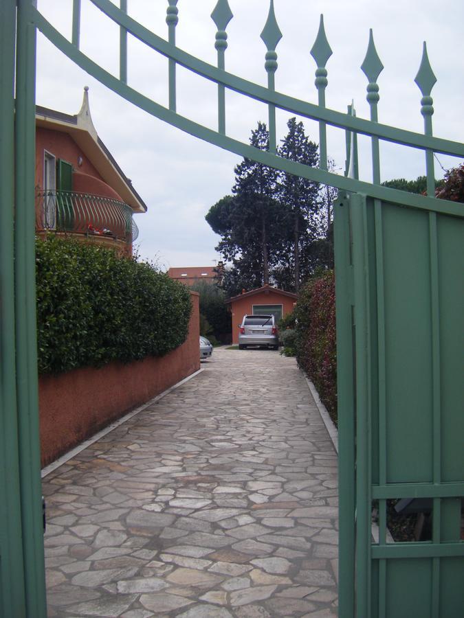 מרינה די קררה Giusy Bed And Breakfast מראה חיצוני תמונה
