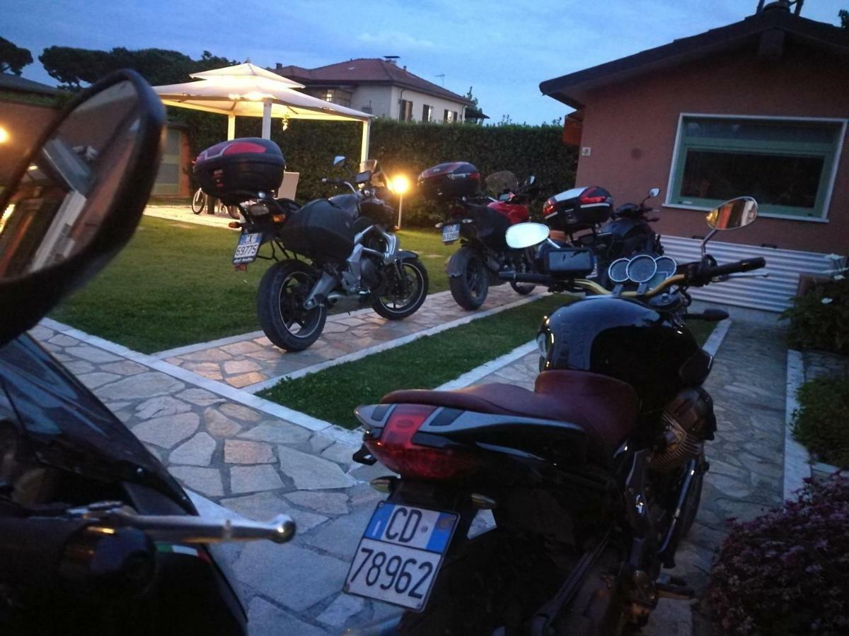 מרינה די קררה Giusy Bed And Breakfast מראה חיצוני תמונה